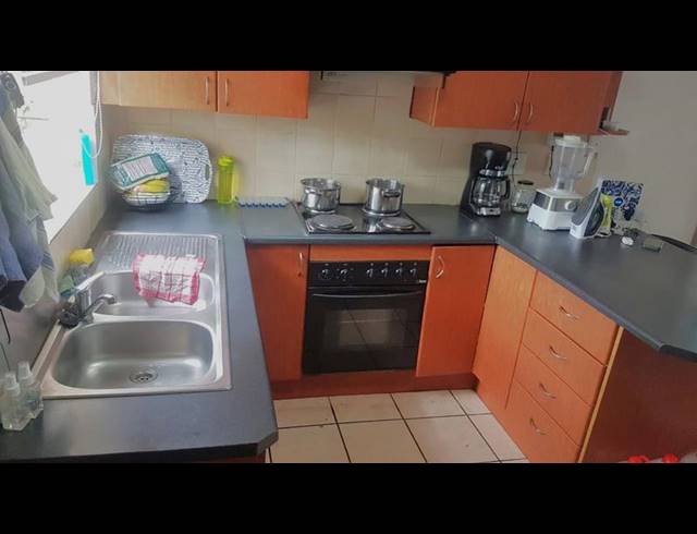 3 BEDROOM TOWNHOUSE FOR SALE IN HEUWELSIG ESTATE